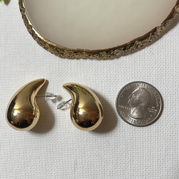 Zara Tear Drop Bottega Gold Earrings - Picture 11 of 16